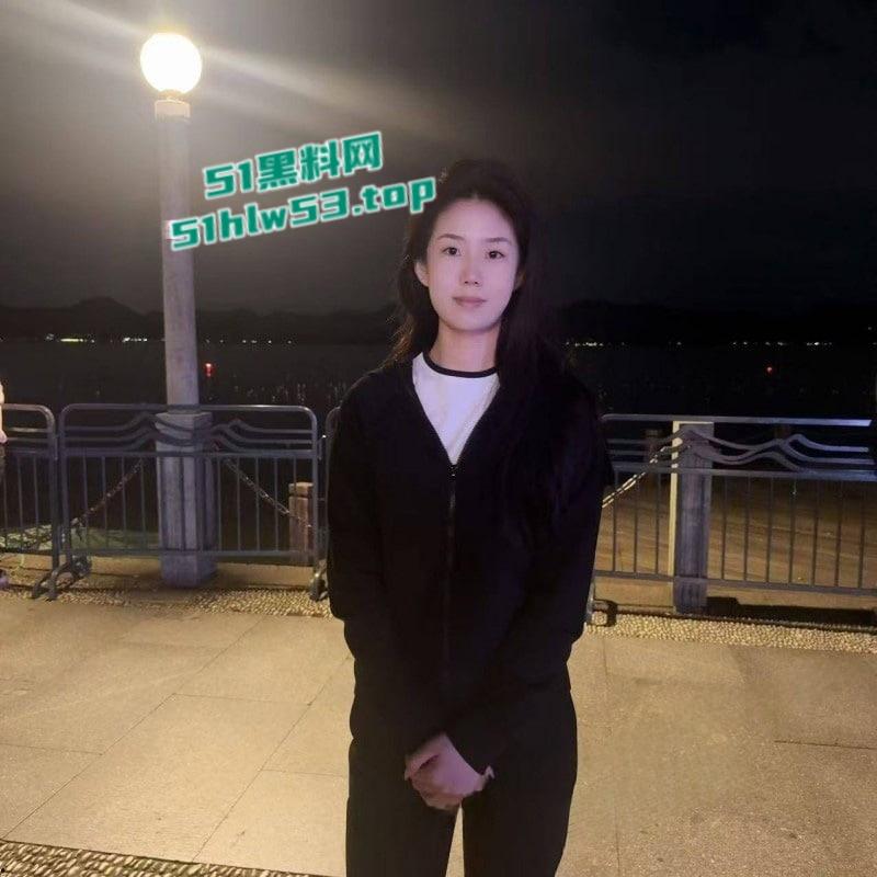 浙江杭州27岁少妇【宋钰婷】离婚后疯狂约炮,被调教成极品母狗,小穴洞口大开阴唇漆黑无比! 第1张 浙江杭州27岁少妇【宋钰婷】离婚后疯狂约炮,被调教成极品母狗,小穴洞口大开阴唇漆黑无比! 第1张