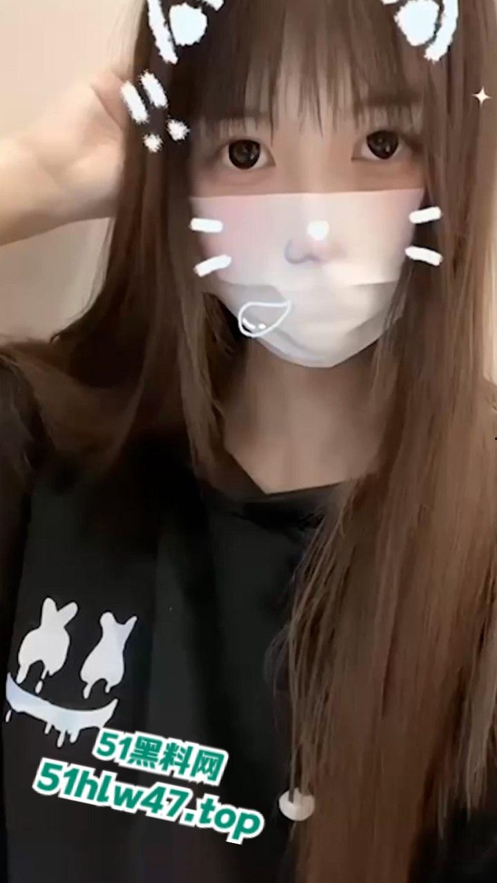 抖音极品萝莉【小佳呆呆的】定制福利流出，锁骨痣加同款手链完全实锤本人无疑，果然福利姬才是出路！  第3张