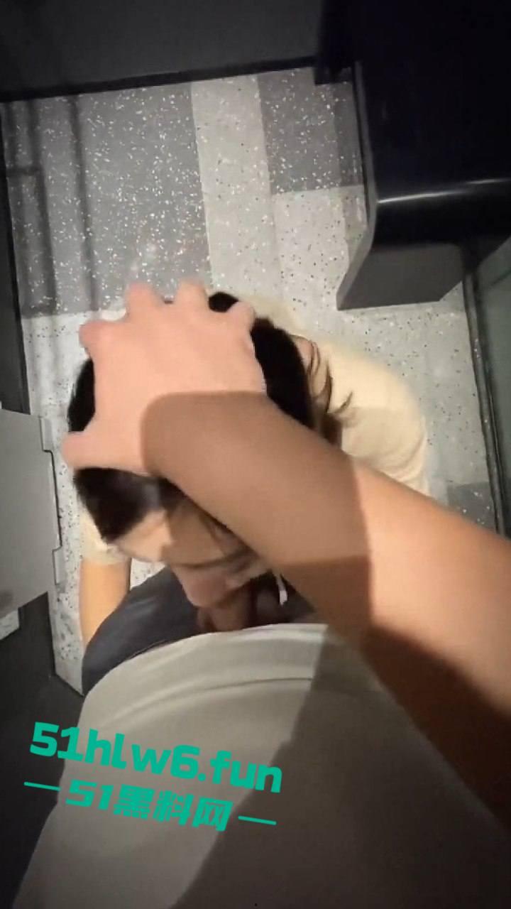 重庆台球厅女助教【梁欣欣】高颜值完美身材尤物，被社会小伙调教成性奴母狗，还带去给兄弟一起操。  第3张