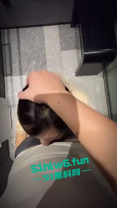 重庆台球厅女助教【梁欣欣】高颜值完美身材尤物，被社会小伙调教成性奴母狗，还带去给兄弟一起操。  第4张