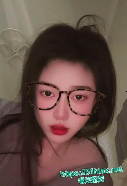 高颜值极品嫩妹与男友性爱视频泄露 露脸超骚口交吞吐 激情暴插揉奶诱惑 第3张 高颜值极品嫩妹与男友性爱视频泄露 露脸超骚口交吞吐 激情暴插揉奶诱惑 第3张