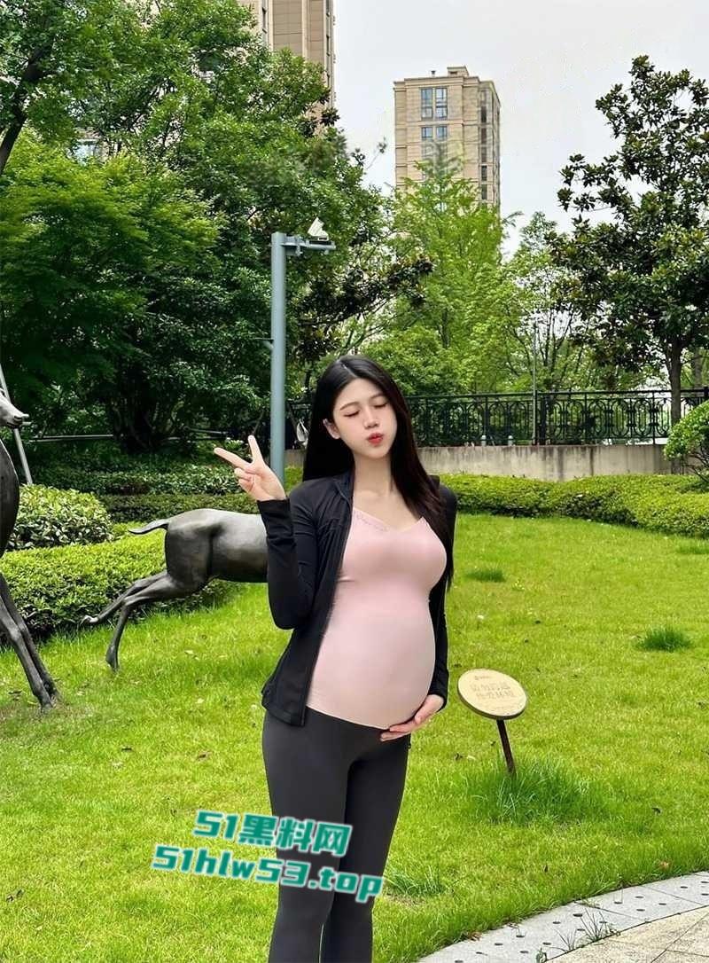 湖北极品孕妇【李芝依】妊娠期当转孕珠挑逗金主，后入抽插时翘臀高撩，如此美妇令人心神激荡！  第1张