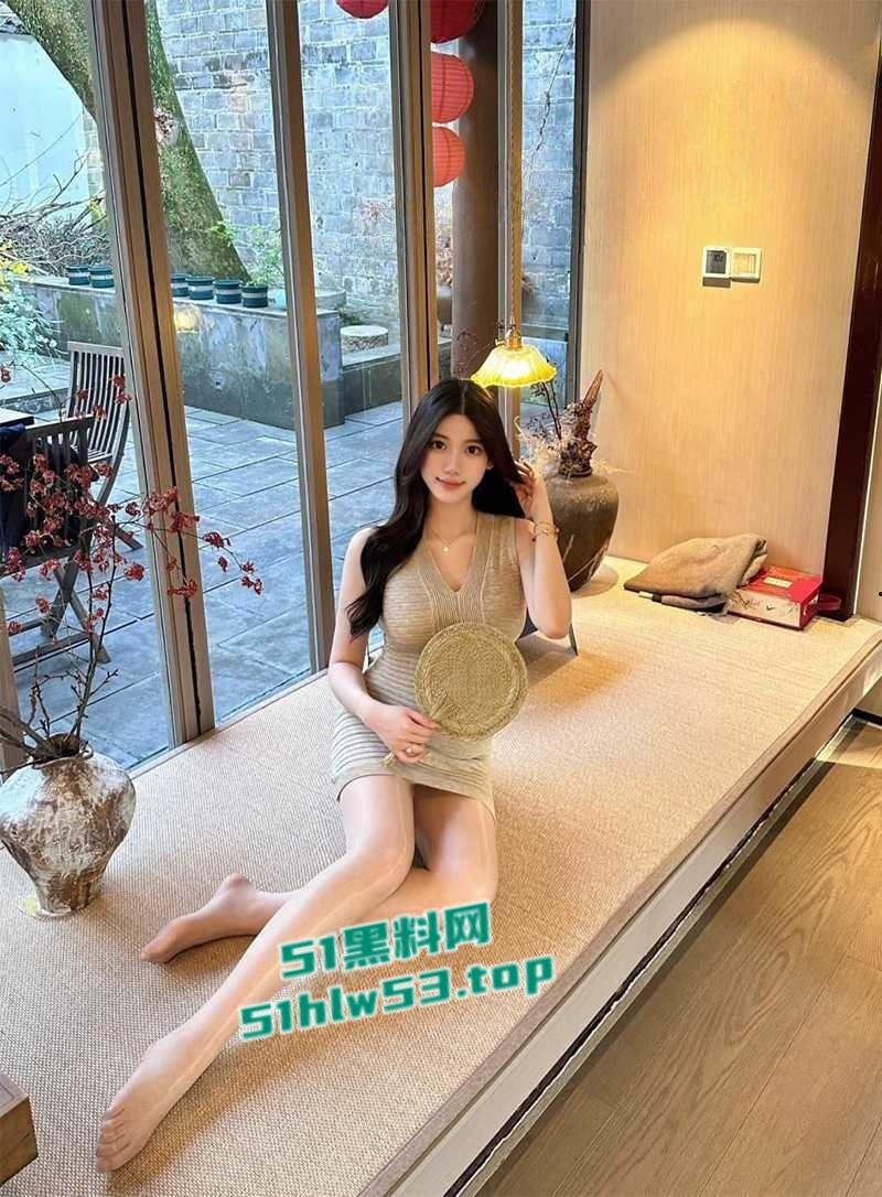 湖北极品孕妇【李芝依】妊娠期当转孕珠挑逗金主，后入抽插时翘臀高撩，如此美妇令人心神激荡！  第5张