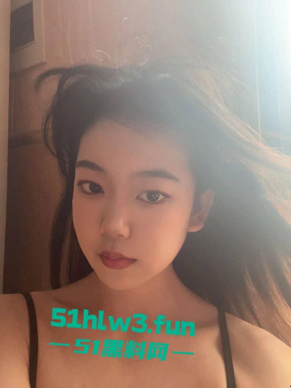 超反差嫩妹母狗,颜值甜美的学生妹身材高挑性感诱人,私下性瘾超强到处约炮渴望被大鸡巴爆操。 第3张 超反差嫩妹母狗,颜值甜美的学生妹身材高挑性感诱人,私下性瘾超强到处约炮渴望被大鸡巴爆操。 第3张