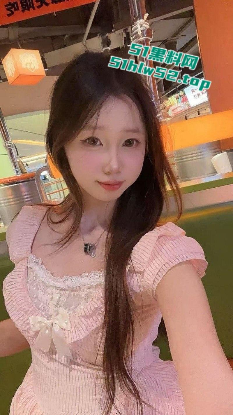 重庆财经职业学院【郭佳馨】清纯外表下反差感爆棚，早已成为主知名校妓，给钱就让操淫骚模样无人不知！  第1张