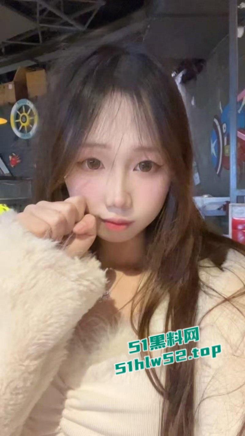 重庆财经职业学院【郭佳馨】清纯外表下反差感爆棚，早已成为主知名校妓，给钱就让操淫骚模样无人不知！  第3张