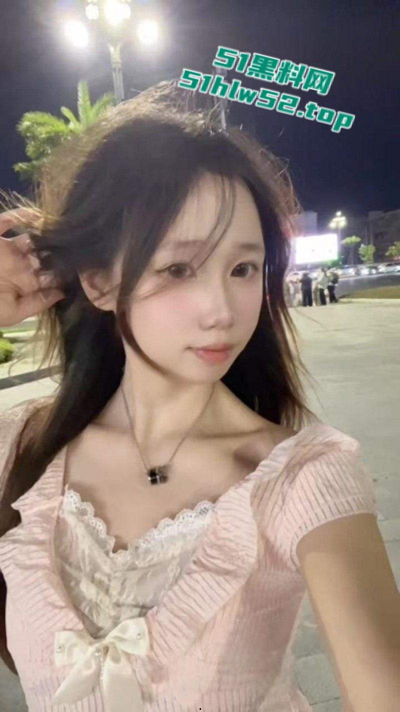 重庆财经职业学院【郭佳馨】清纯外表下反差感爆棚，早已成为主知名校妓，给钱就让操淫骚模样无人不知！  第4张