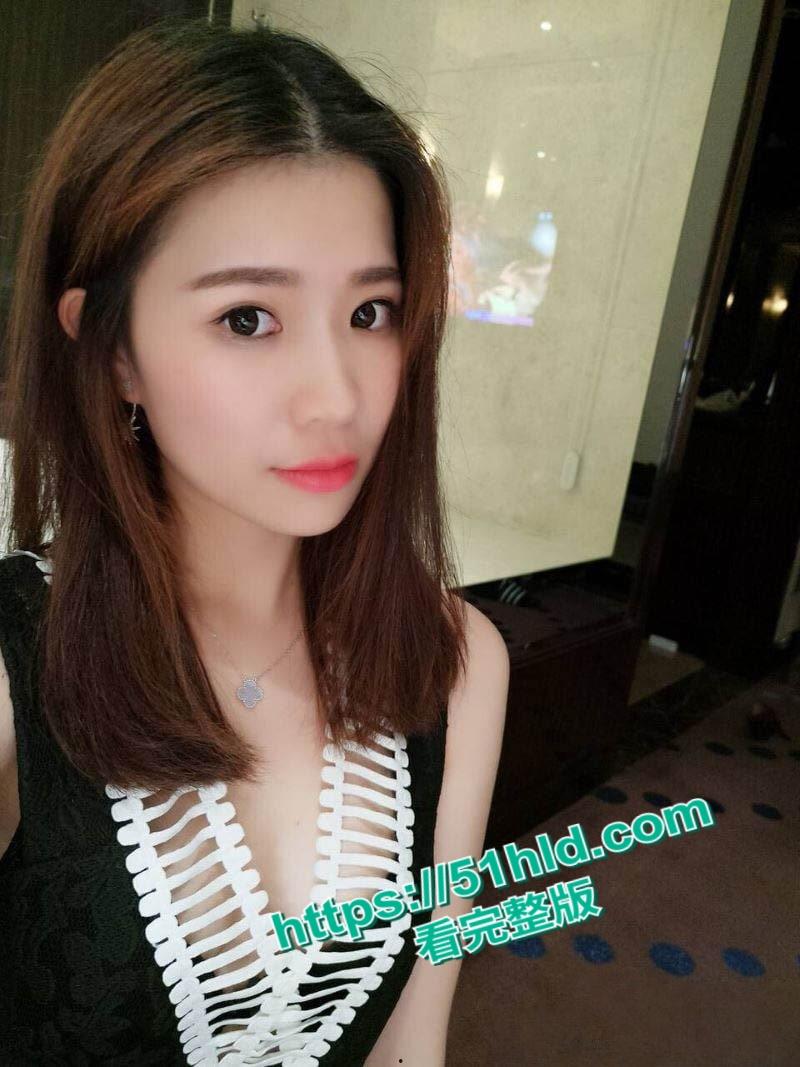 江苏高校极品班花不雅视频泄露,SM调教带狗链舔脚,大鸡巴甩脸羞辱反差感爆棚! 第1张 江苏高校极品班花不雅视频泄露,SM调教带狗链舔脚,大鸡巴甩脸羞辱反差感爆棚! 第1张