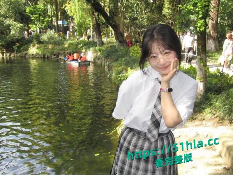 贵州安顺母狗【李丽】聊天记录及假期约炮曝光，白嫩巨乳学生妹骑乘榨精，呻吟娇媚淫荡不堪！  第1张