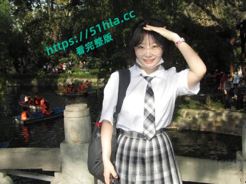 贵州安顺母狗【李丽】聊天记录及假期约炮曝光，白嫩巨乳学生妹骑乘榨精，呻吟娇媚淫荡不堪！  第2张