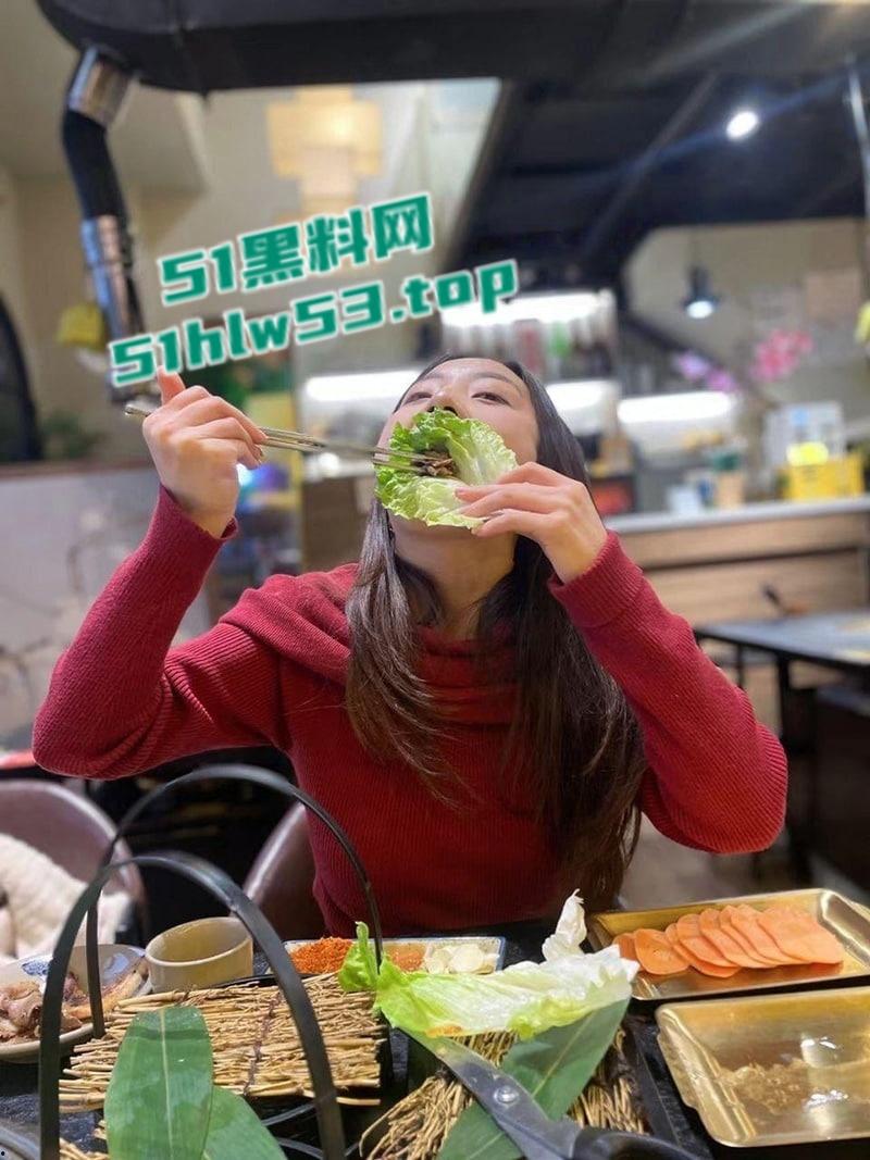 江西赣州极品骚母狗【周茹霞】约炮成瘾，口交吞精样样精通，女上位骑乘疯狂榨精！  第2张