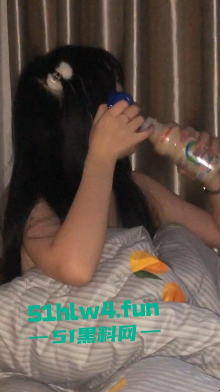 衡阳师范大学【高燕燕】极品身材颜值萝莉,平时超甜美的可爱嫩妹被篮球队长拿下,到了床上秒变母狗。 第5张 衡阳师范大学【高燕燕】极品身材颜值萝莉,平时超甜美的可爱嫩妹被篮球队长拿下,到了床上秒变母狗。 第5张