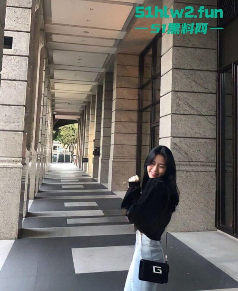 你喜欢的样子我都有，清纯颜值型女大学生送给男友的特殊开学礼物，泄欲发骚拍下视频被泄密！  第4张