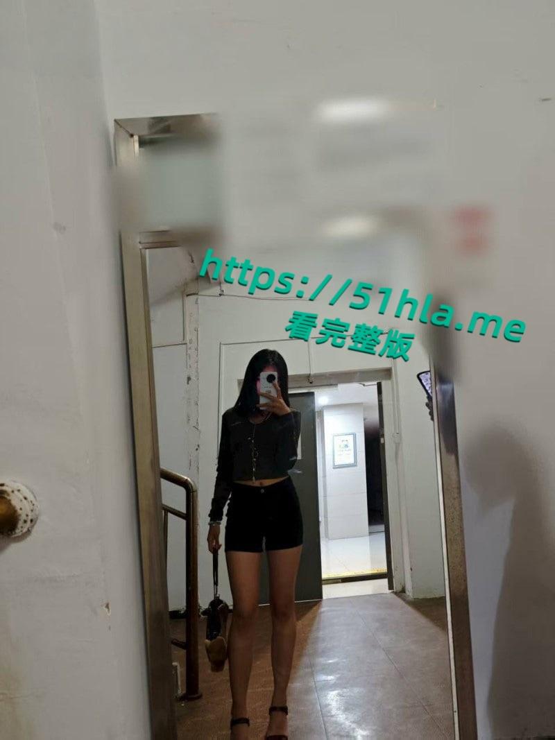 四川达州轻熟人妻【卢佩盈】背着老公约炮友上门泄欲，在儿子床上激情交欢露脸口交风骚至极！  第4张