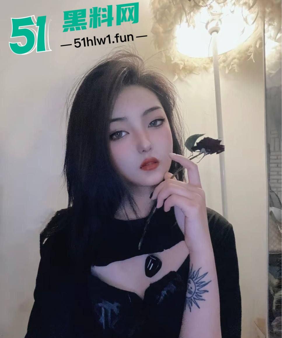 上海颜值天花板小情侣【宁美琴】流出私密视频,高冷女友床上反差惊人,叫床骚到人血压飙升! 第1张 上海颜值天花板小情侣【宁美琴】流出私密视频,高冷女友床上反差惊人,叫床骚到人血压飙升! 第1张