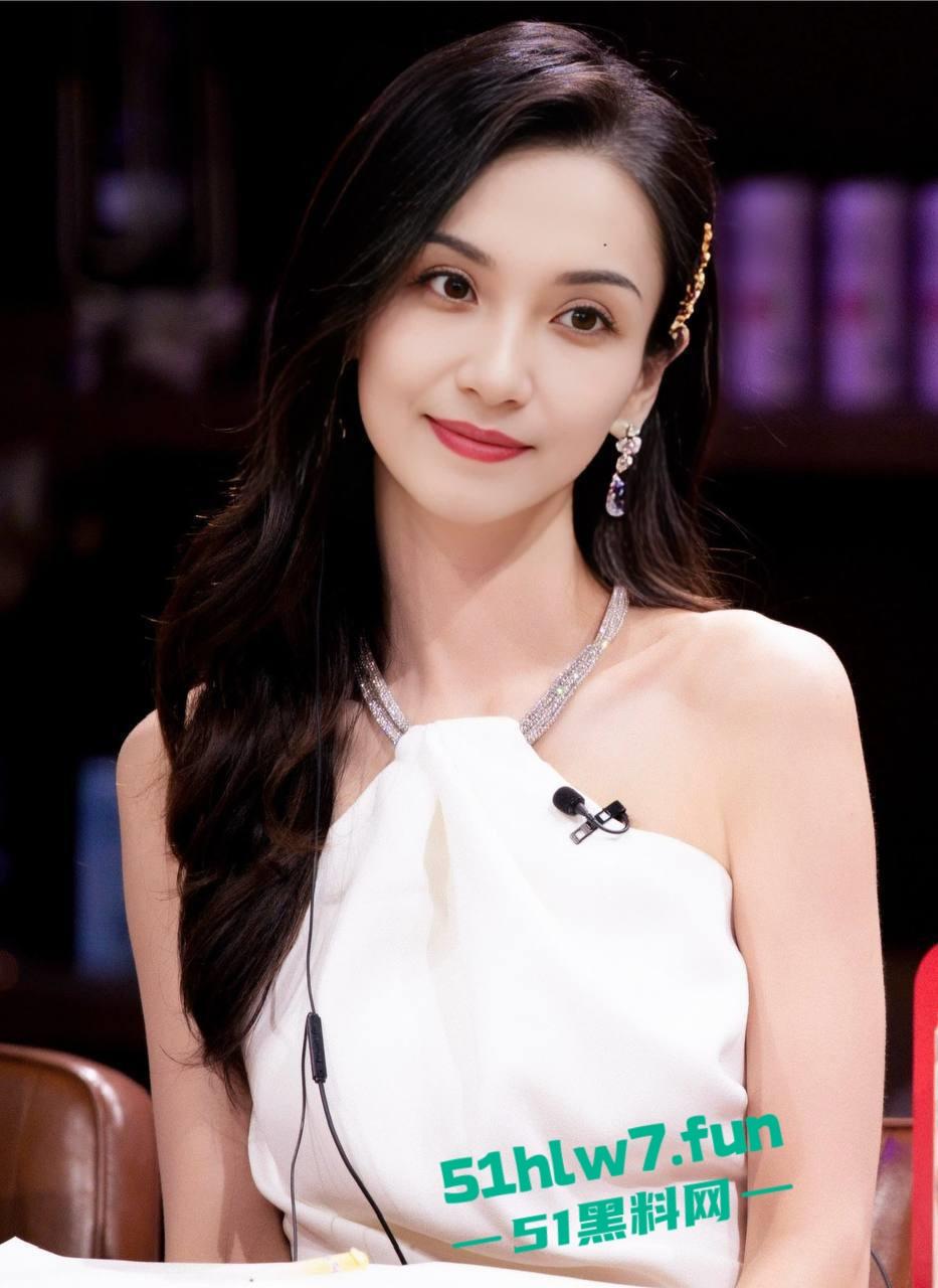 上海华东理工大学女教师【万婷】高校教师，淫荡无度私底下售卖自己仰仗自己高校教师身份高价卖逼！  第1张