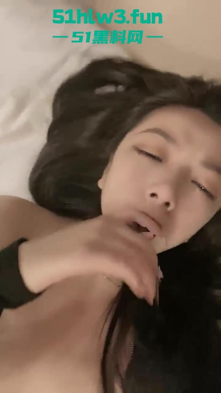 女神【奶球】时隔两年火辣回归,酒店直播约炮猛男一夜三次不停歇,激情视频流出。 第3张 女神【奶球】时隔两年火辣回归,酒店直播约炮猛男一夜三次不停歇,激情视频流出。 第3张