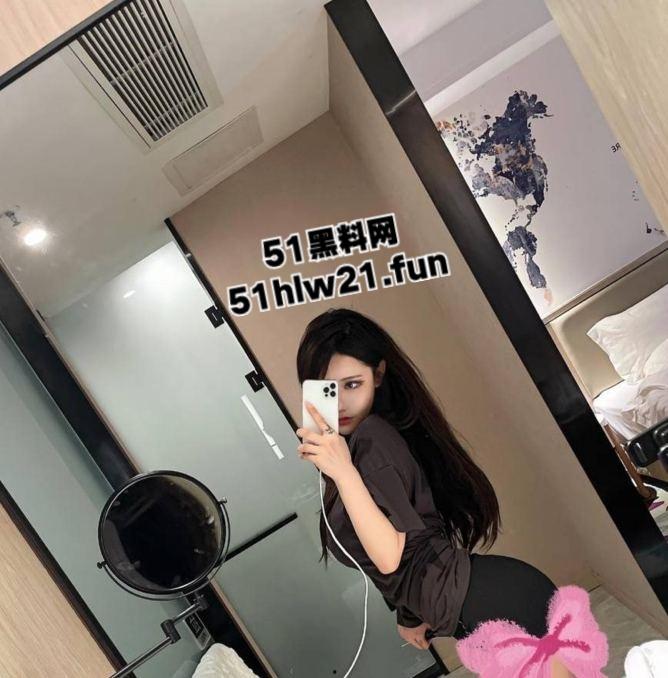 抖音54万粉丝网红【DJMILK】绝美颜值性感尤物，同厂牌签约艺人做爱淫乱自拍视频流出。  第8张