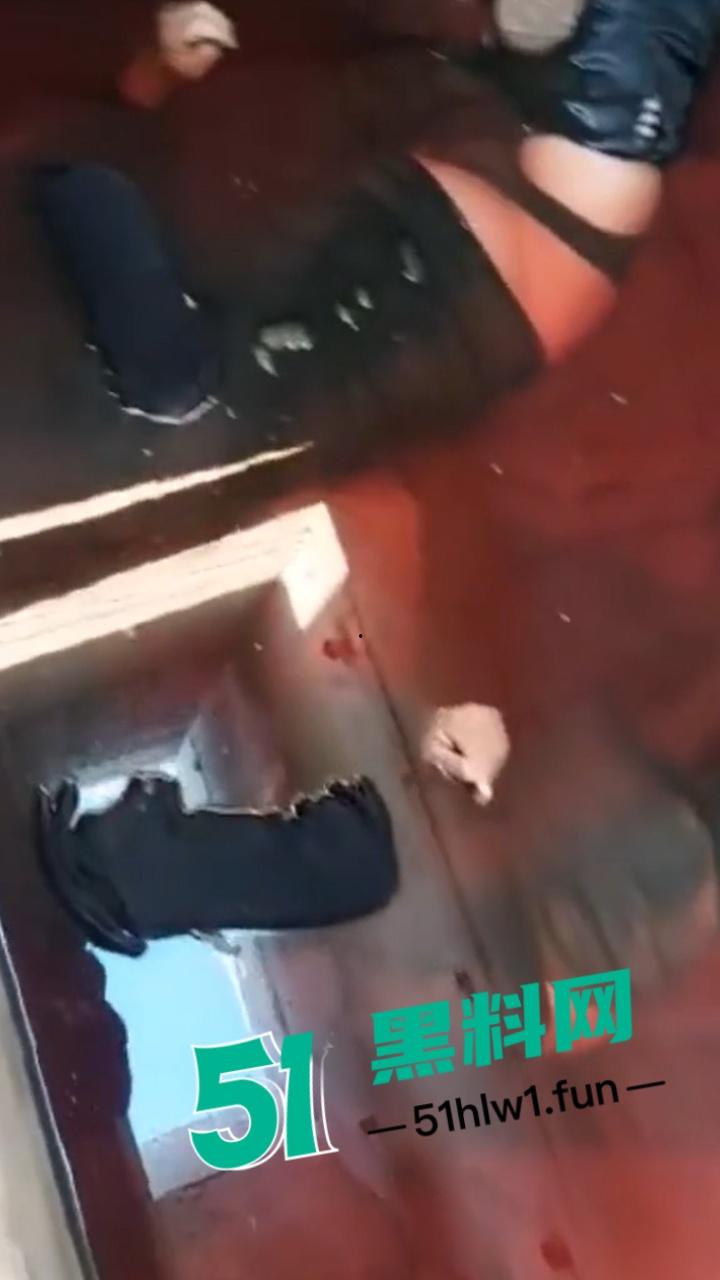 【血腥恐怖慎点】叙利亚惨烈现状沙姆解放组织，在当地肆意杀人视百姓如牛马，人民生活堪比地狱抛尸现场被曝光。  第3张