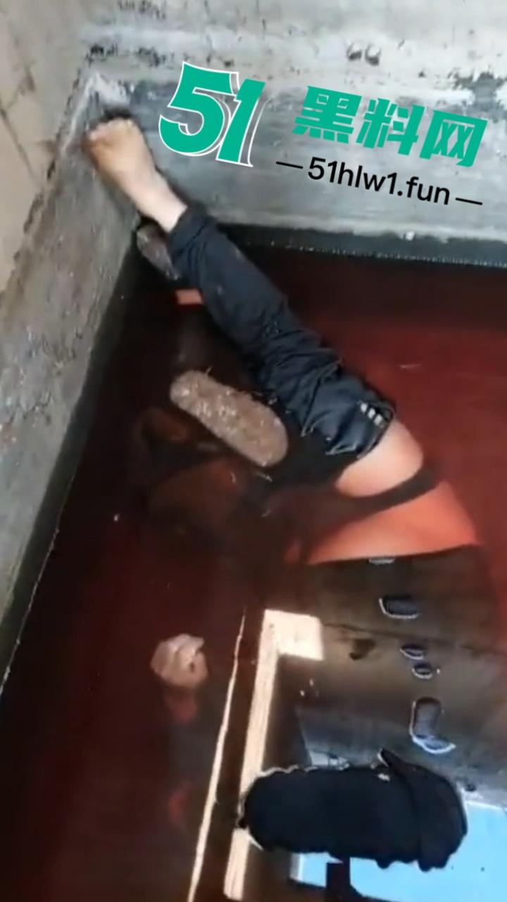 【血腥恐怖慎点】叙利亚惨烈现状沙姆解放组织，在当地肆意杀人视百姓如牛马，人民生活堪比地狱抛尸现场被曝光。  第4张