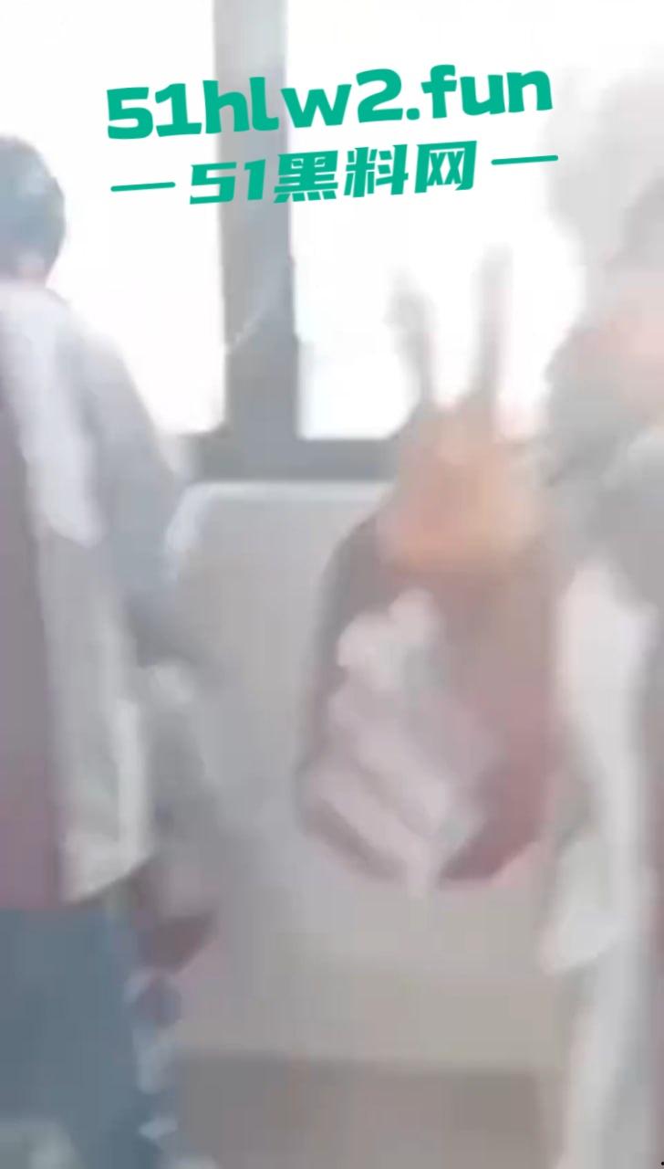 江苏淮阴中专教室走廊变活春宫!学生狗男女当众表演口交,偷拍视频疯传,学校沦为龟狗乐园! 第2张 江苏淮阴中专教室走廊变活春宫!学生狗男女当众表演口交,偷拍视频疯传,学校沦为龟狗乐园! 第2张