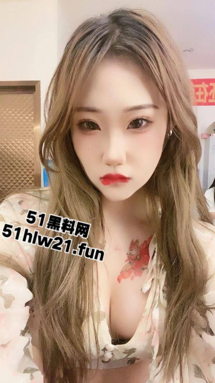 口打舌钉技术口超，舔吸肉棒分分钟爽射，超骚榨精小妖精床上拿捏各种男人，从未有过对手。  第4张