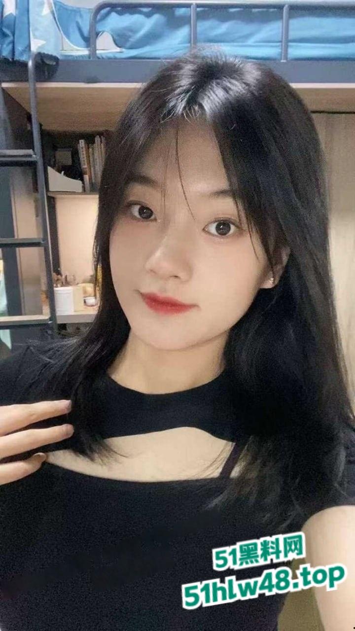 北京外国语大学【刘薇】大一清纯学霸，颜值清纯身材才一流私下超反差，男友自拍性爱视频被流出。  第3张