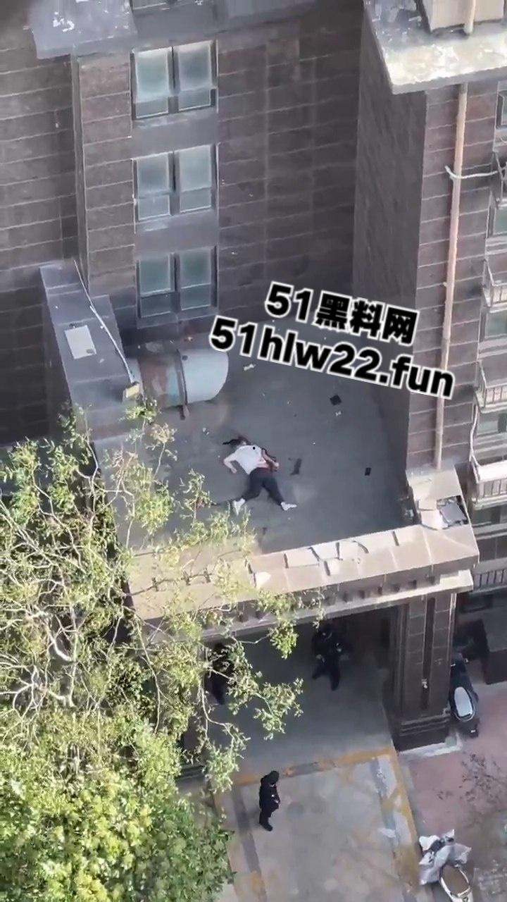 郑州兰寨新城暴躁商户举刀灭门对手一家,拉一群亡魂垫背后决然跳楼自杀。 第1张 郑州兰寨新城暴躁商户举刀灭门对手一家,拉一群亡魂垫背后决然跳楼自杀。 第1张