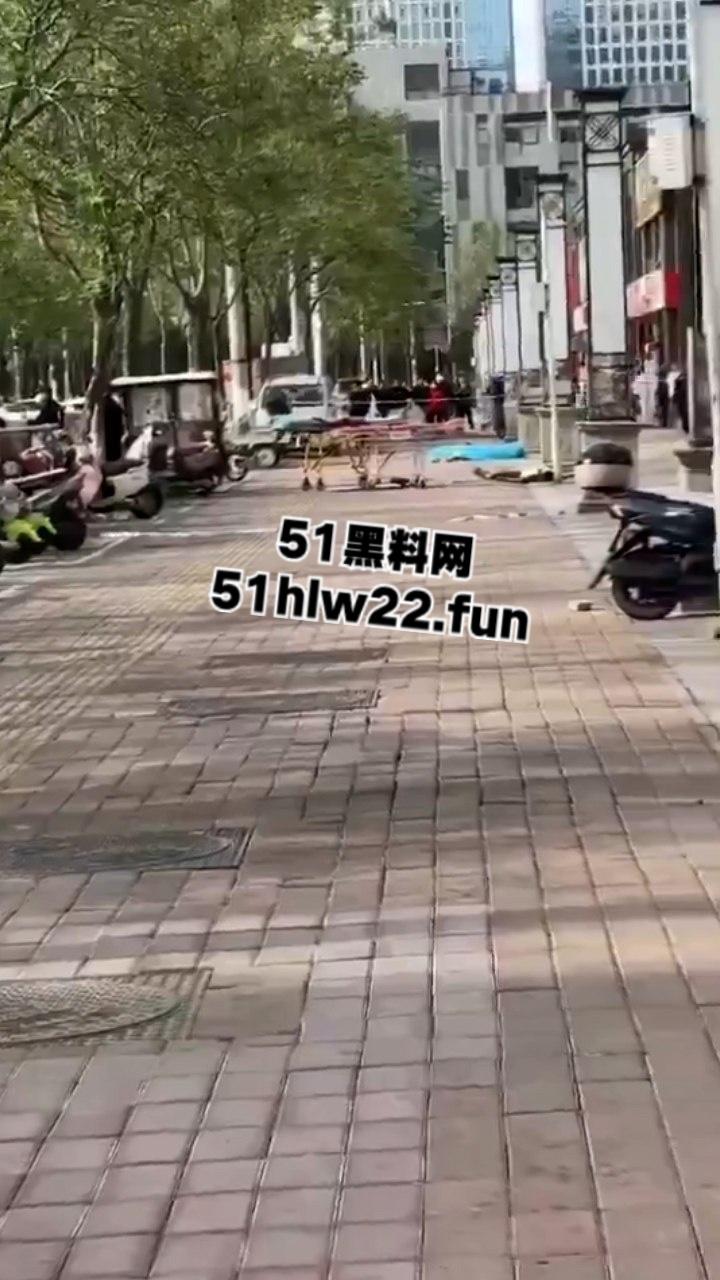 郑州兰寨新城暴躁商户举刀灭门对手一家,拉一群亡魂垫背后决然跳楼自杀。 第2张 郑州兰寨新城暴躁商户举刀灭门对手一家,拉一群亡魂垫背后决然跳楼自杀。 第2张