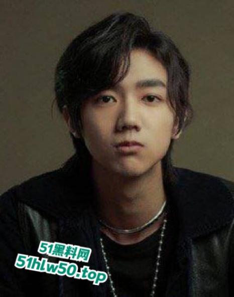 抖音网红原创歌手【孟子坤】家暴登上热搜,网红女友【李晶】曝光其有家暴倾向,出轨约炮视频被流出! 第2张 抖音网红原创歌手【孟子坤】家暴登上热搜,网红女友【李晶】曝光其有家暴倾向,出轨约炮视频被流出! 第2张