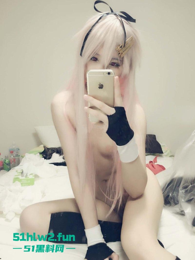 远古福利姬【习呆呆】解禁新作，高颜值萝莉妹白丝美腿，玉足夹撸肉棒极度反差。  第1张