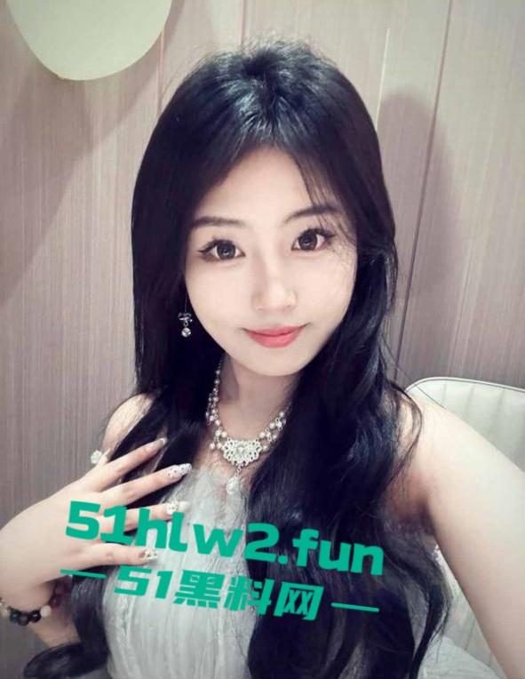 河南极品反差学生【李鑫楠】遭到前男友报复曝光录屏视频和性爱的私密视频清纯可爱形象瞬间崩塌。  第3张