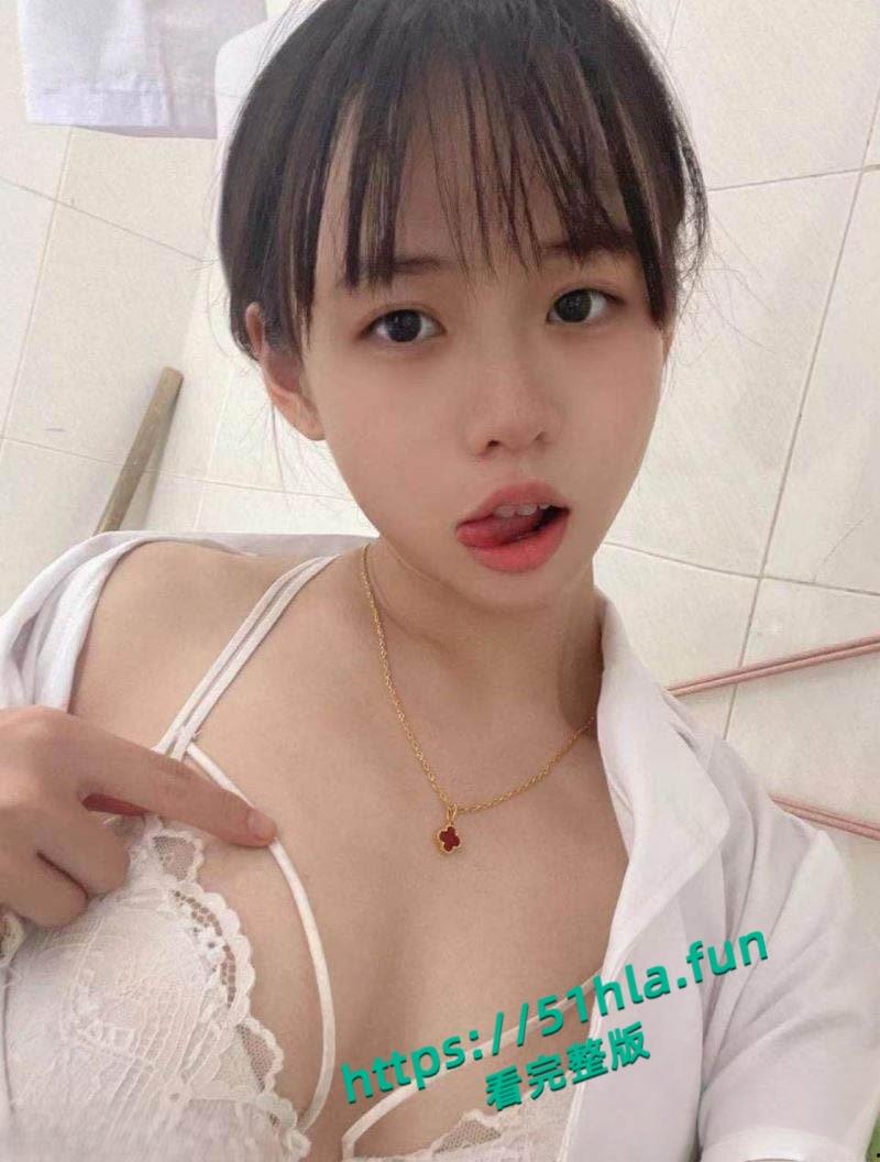 毕业实习小护士与男友裸聊自拍，脸穴同框尽显淫荡本性，粉红玩具抽插骚穴淫水狂流！  第4张