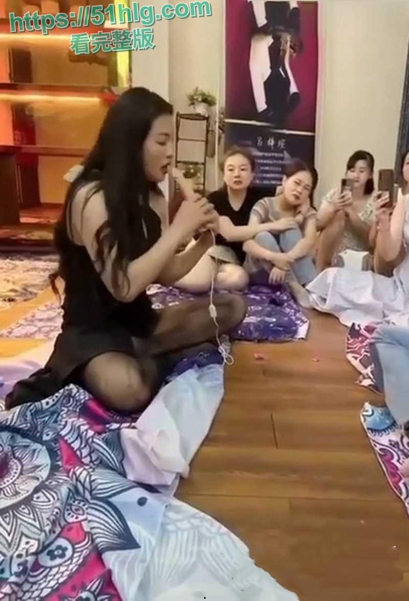 【江苏】名媛培训班内部教学视频流出!妖娆女老师现场演示口交技术,吸舔啯吞全是干货,离谱到家了 第2张 【江苏】名媛培训班内部教学视频流出!妖娆女老师现场演示口交技术,吸舔啯吞全是干货,离谱到家了 第2张