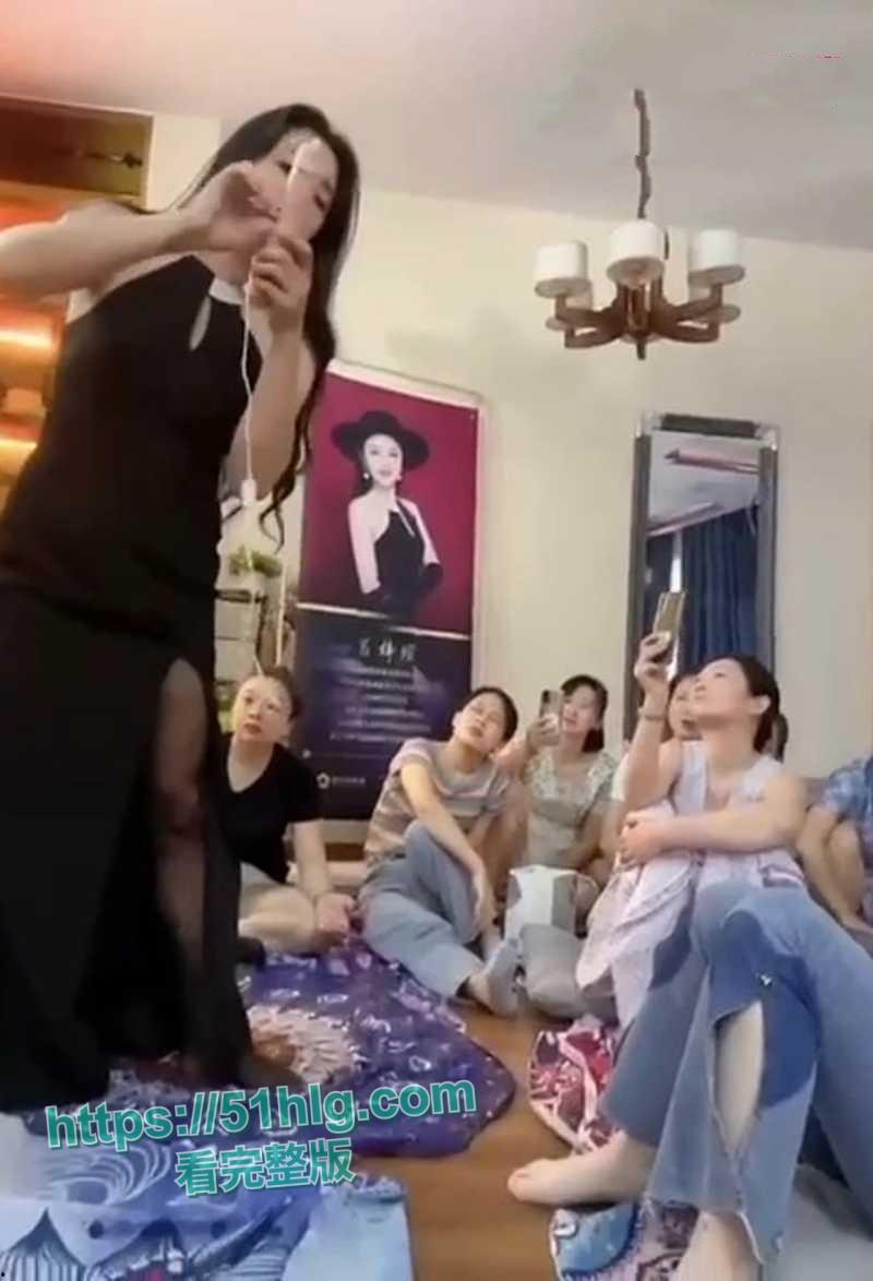 【江苏】名媛培训班内部教学视频流出!妖娆女老师现场演示口交技术,吸舔啯吞全是干货,离谱到家了 第4张 【江苏】名媛培训班内部教学视频流出!妖娆女老师现场演示口交技术,吸舔啯吞全是干货,离谱到家了 第4张