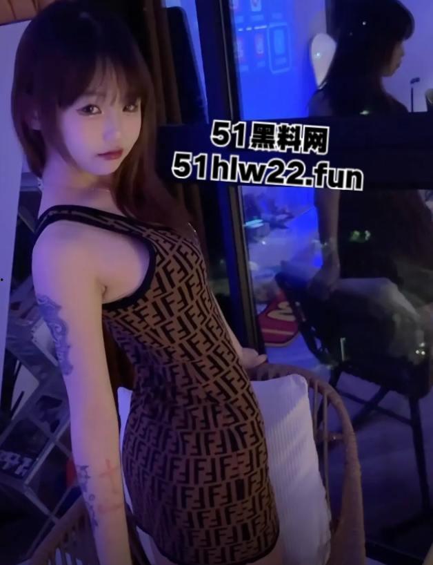 抖音清纯美少女网红【炒河粉】大尺度全裸会议直播泄密流出,外表单纯可爱实则淫荡放浪。 第6张 抖音清纯美少女网红【炒河粉】大尺度全裸会议直播泄密流出,外表单纯可爱实则淫荡放浪。 第6张