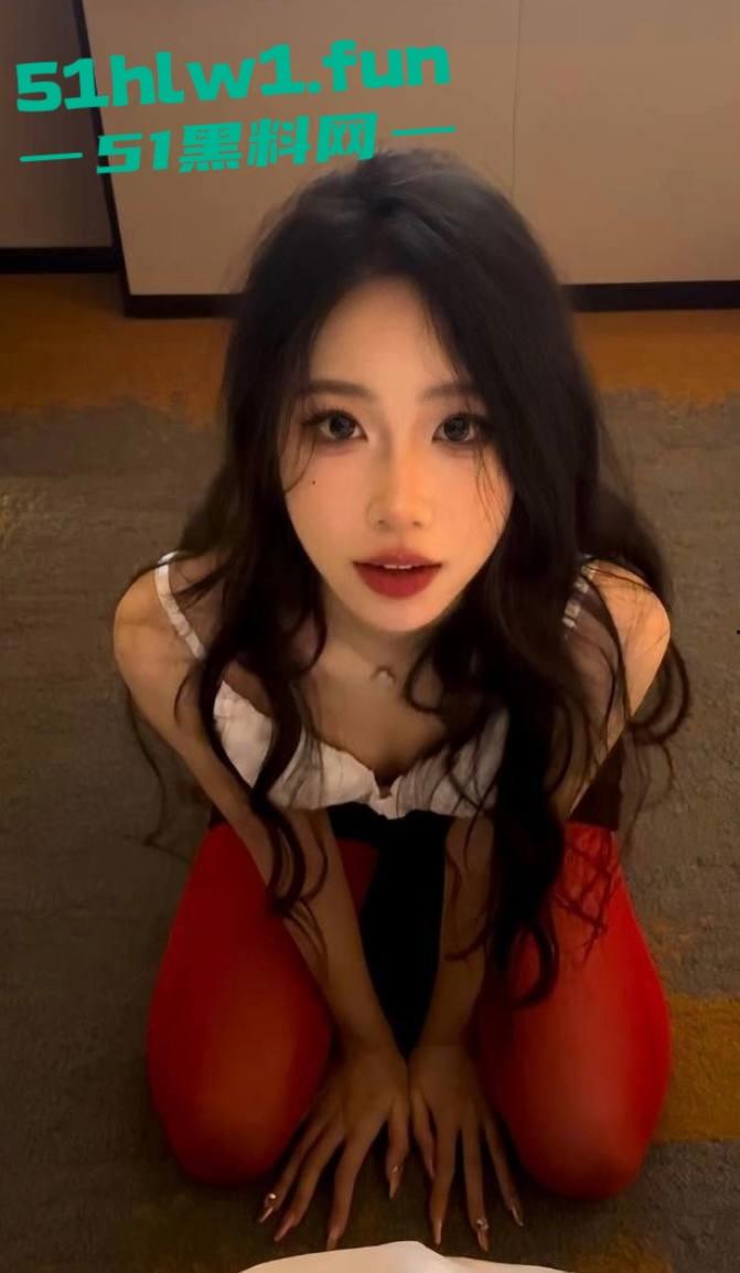 天津大学校【emlly】传闻是某金主调教的性奴母狗泄欲器，玩够后视频被曝光！  第7张