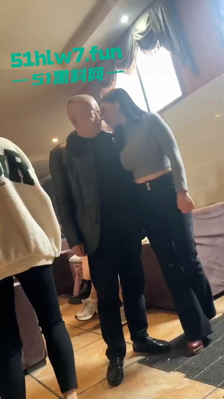 四川绵阳大青龙纯炮场美女如云,不惧扫黄行动顶风作案照样出台卖逼引发网友们的羡慕。 第2张 四川绵阳大青龙纯炮场美女如云,不惧扫黄行动顶风作案照样出台卖逼引发网友们的羡慕。 第2张