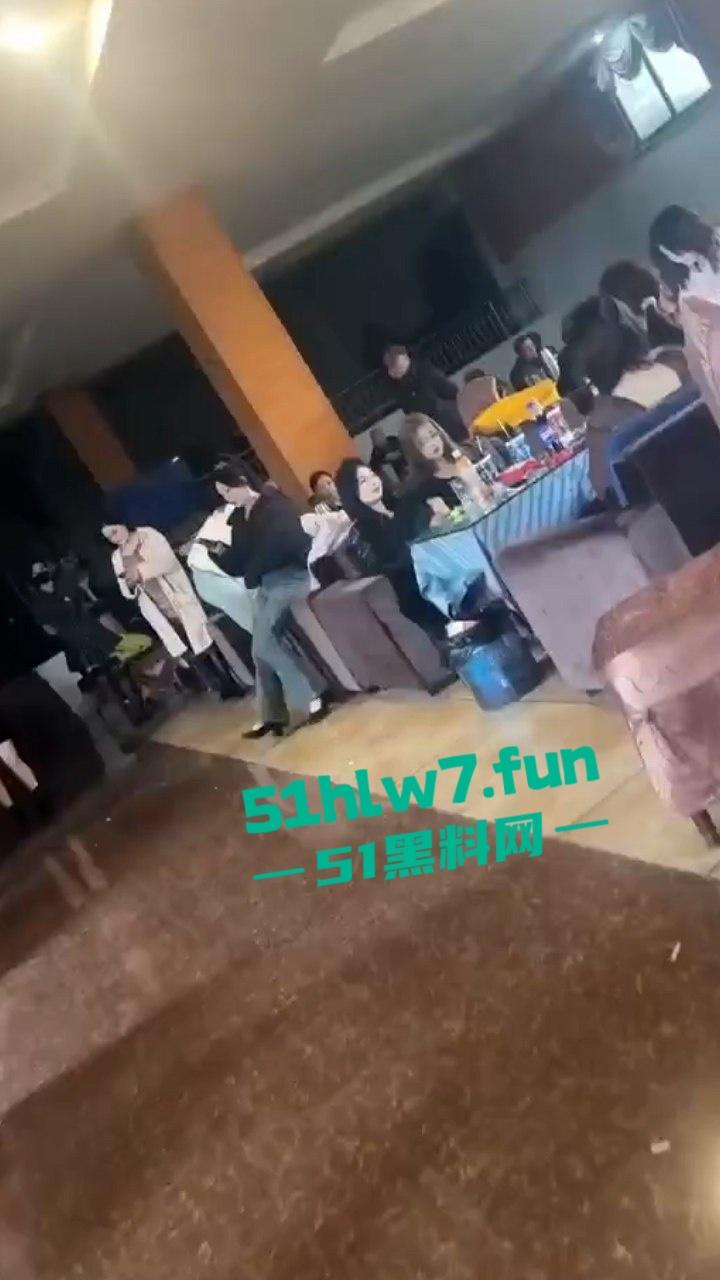 四川绵阳大青龙纯炮场美女如云,不惧扫黄行动顶风作案照样出台卖逼引发网友们的羡慕。 第4张 四川绵阳大青龙纯炮场美女如云,不惧扫黄行动顶风作案照样出台卖逼引发网友们的羡慕。 第4张