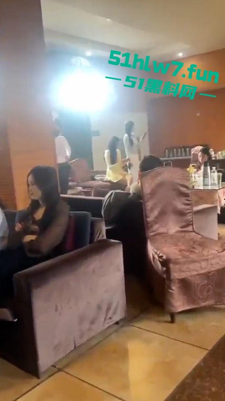 四川绵阳大青龙纯炮场美女如云,不惧扫黄行动顶风作案照样出台卖逼引发网友们的羡慕。 第5张 四川绵阳大青龙纯炮场美女如云,不惧扫黄行动顶风作案照样出台卖逼引发网友们的羡慕。 第5张