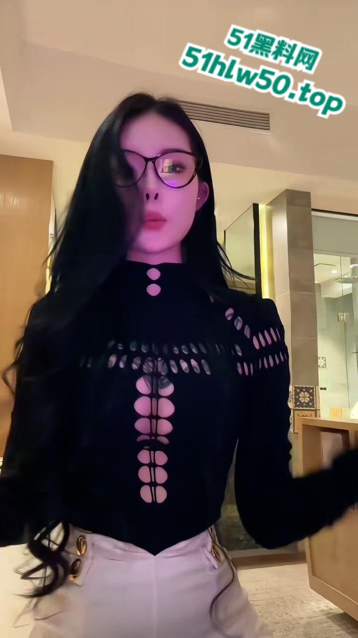 全网首发,抖音8万粉的极品小网红【神仙姐姐】满身符文美女,爆出不雅视频,金主调教御姐变母狗超反差! 第1张 全网首发,抖音8万粉的极品小网红【神仙姐姐】满身符文美女,爆出不雅视频,金主调教御姐变母狗超反差! 第1张