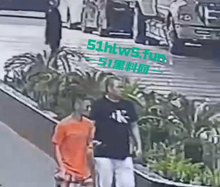 柬埔寨金边机场【AK枪击案】曝光,先手枪威胁再掏出AK扫射,持枪中国籍男子已经被逮捕。 第3张 柬埔寨金边机场【AK枪击案】曝光,先手枪威胁再掏出AK扫射,持枪中国籍男子已经被逮捕。 第3张