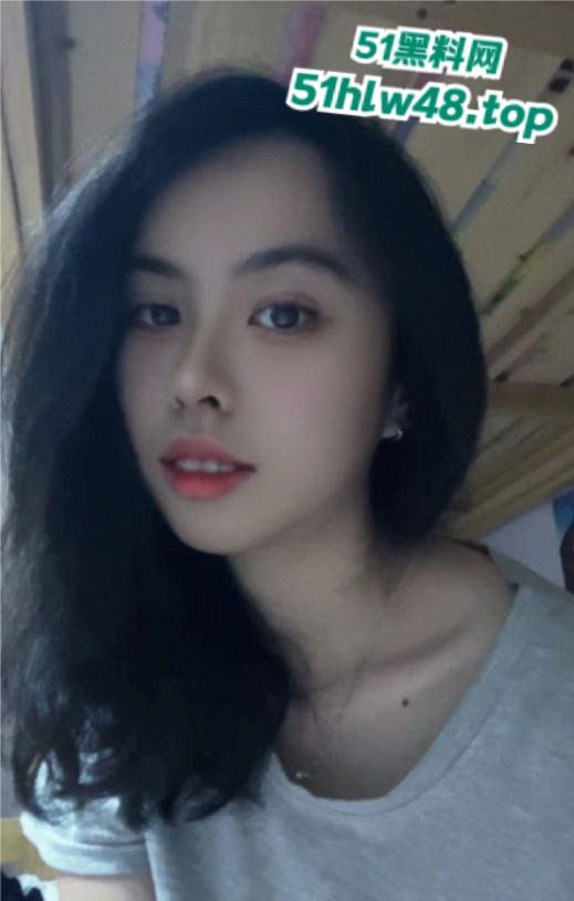 广东电子科技大学中山学院女大学生【曾嘉仪】被调教的黑料视频全校疯传，深喉跪舔后入爆操无套打桩高潮连连！  第6张