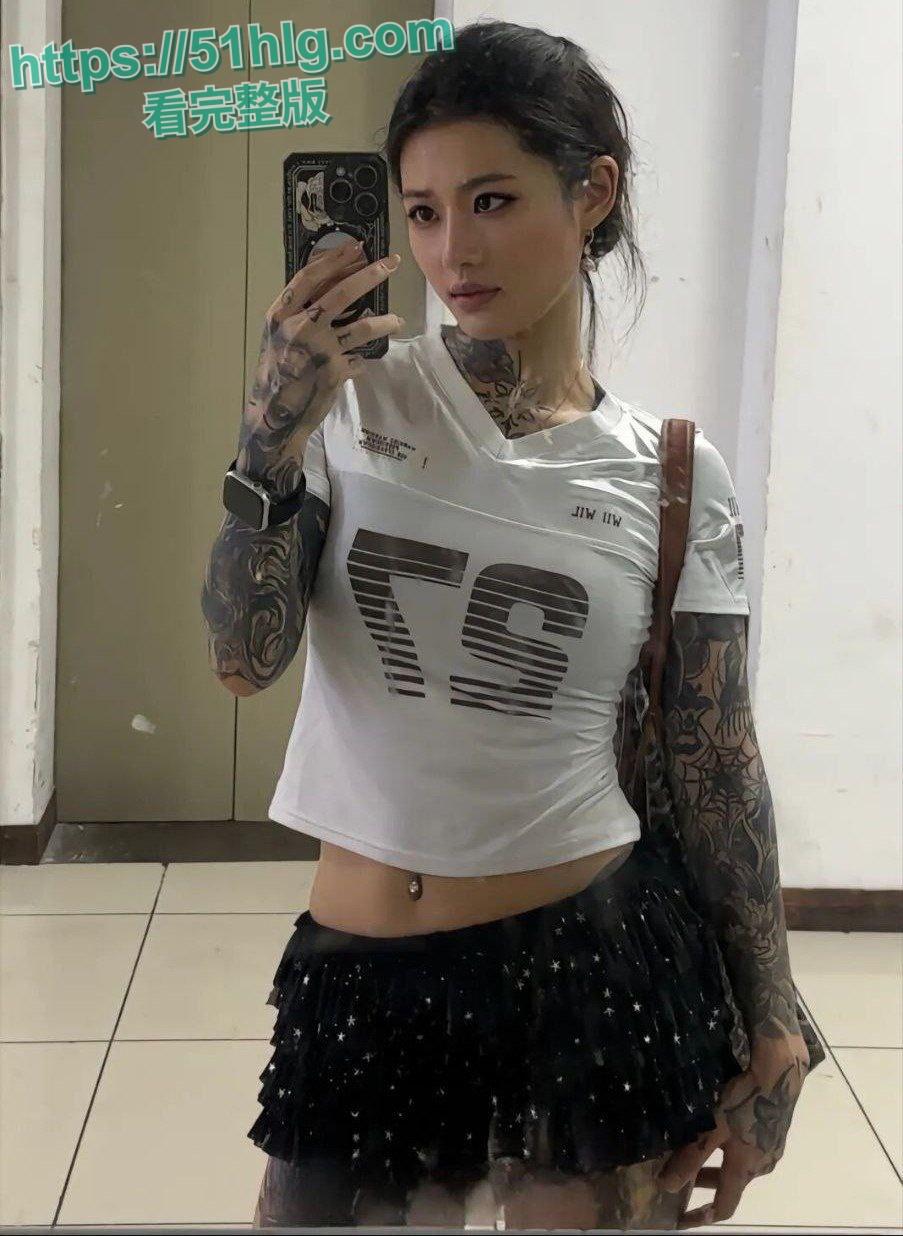 抖音网红【刺青阿诗】的绝美诱惑!巨乳翘臀征服神秘金主,姿态撩人,疯狂撞击销魂荡漾 第3张 抖音网红【刺青阿诗】的绝美诱惑!巨乳翘臀征服神秘金主,姿态撩人,疯狂撞击销魂荡漾 第3张