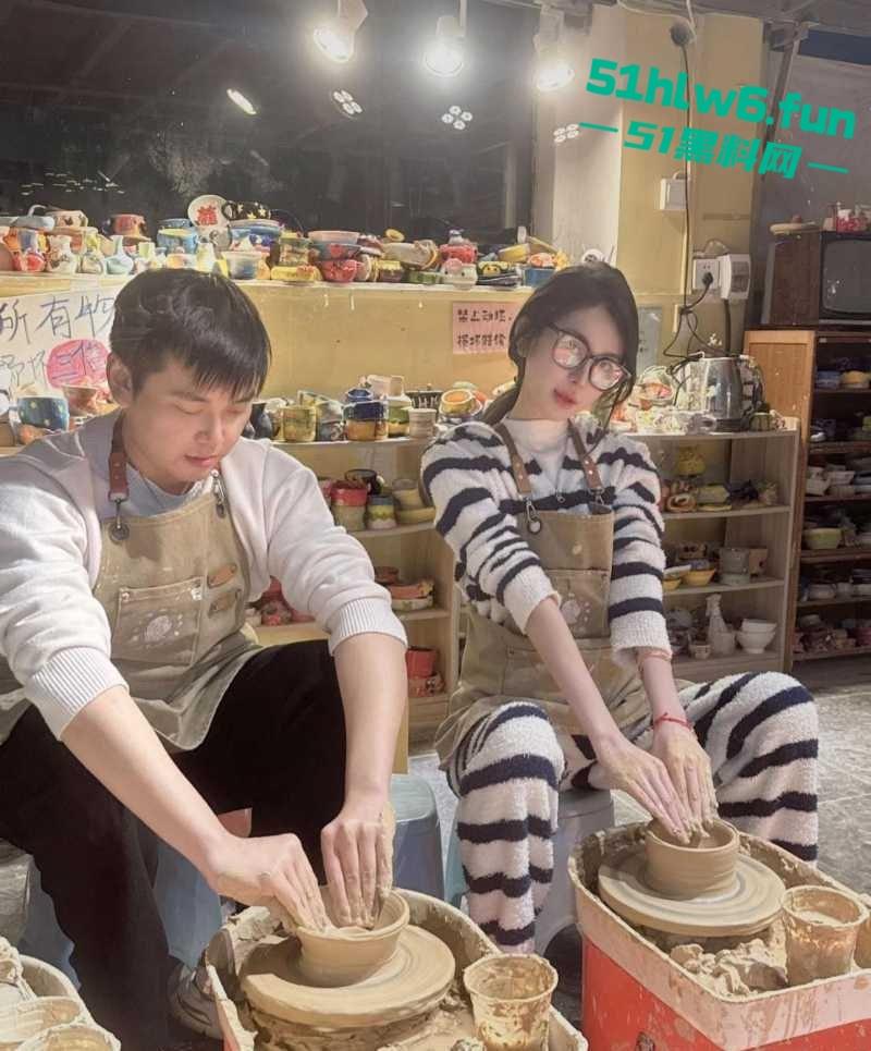 广西柳州舔狗王为坐台小姐【覃海美】花18W以为遇到了真爱 女友不仅有性病还过打胎 男友曝光渣女性爱视频！  第1张