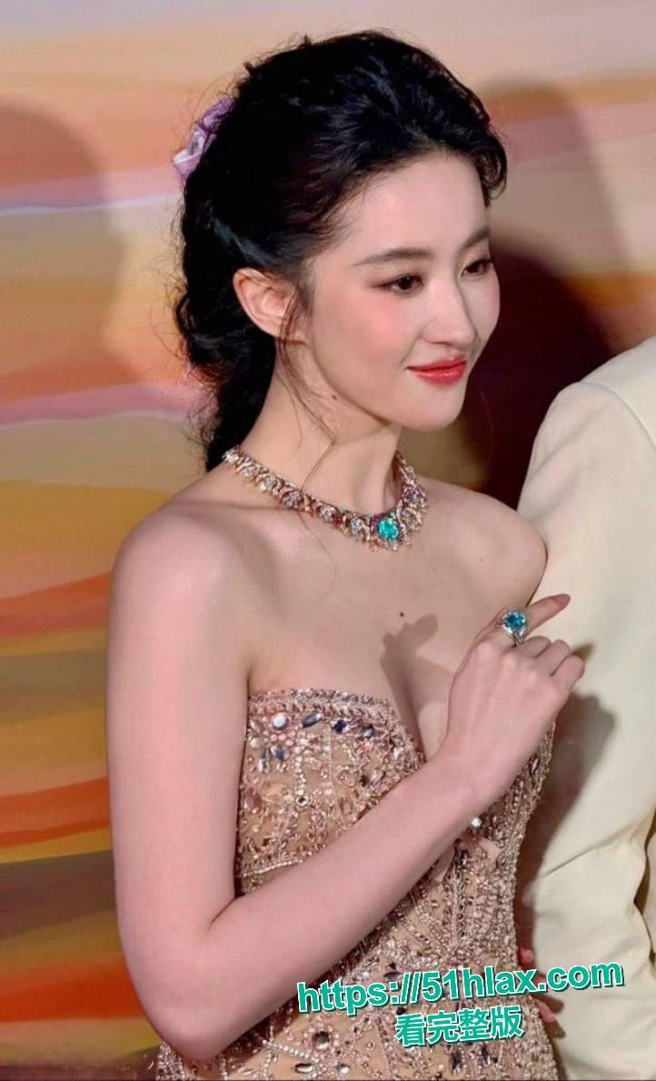 刘亦菲 与韩国人的不解情缘 为艺术全裸献身逼毛清晰奶头硬挺 第7张 刘亦菲 与韩国人的不解情缘 为艺术全裸献身逼毛清晰奶头硬挺 第7张