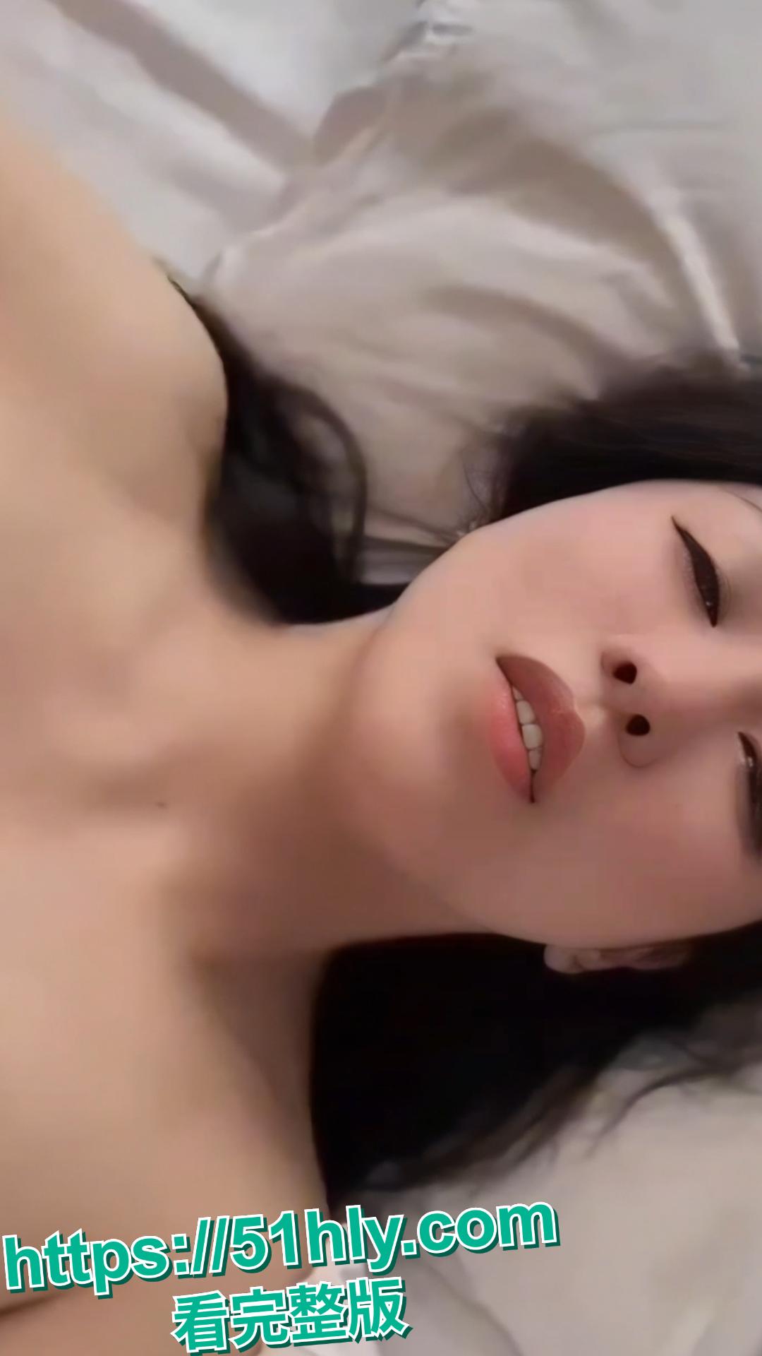 知名企业家主讲人 黄怡然 第二弹!十年抖音无人知 一朝颜射全网晓 洗脸 晨练 吃鸡三部曲合集! 第10张 知名企业家主讲人 黄怡然 第二弹!十年抖音无人知 一朝颜射全网晓 洗脸 晨练 吃鸡三部曲合集! 第10张