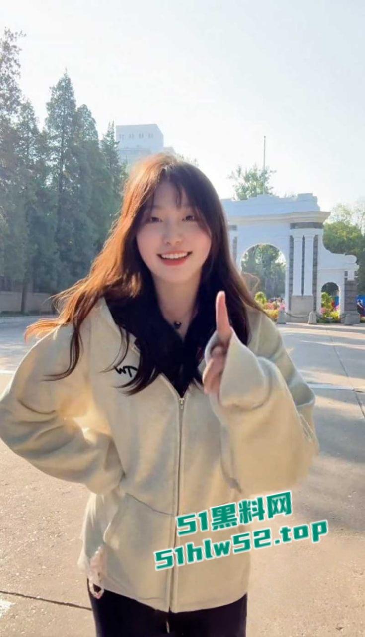 清华美院母狗【倪小轶】表面可爱学生妹,私下却是在推特当上了骚母狗,全裸真空军训户外露出约炮被曝光! 第2张 清华美院母狗【倪小轶】表面可爱学生妹,私下却是在推特当上了骚母狗,全裸真空军训户外露出约炮被曝光! 第2张