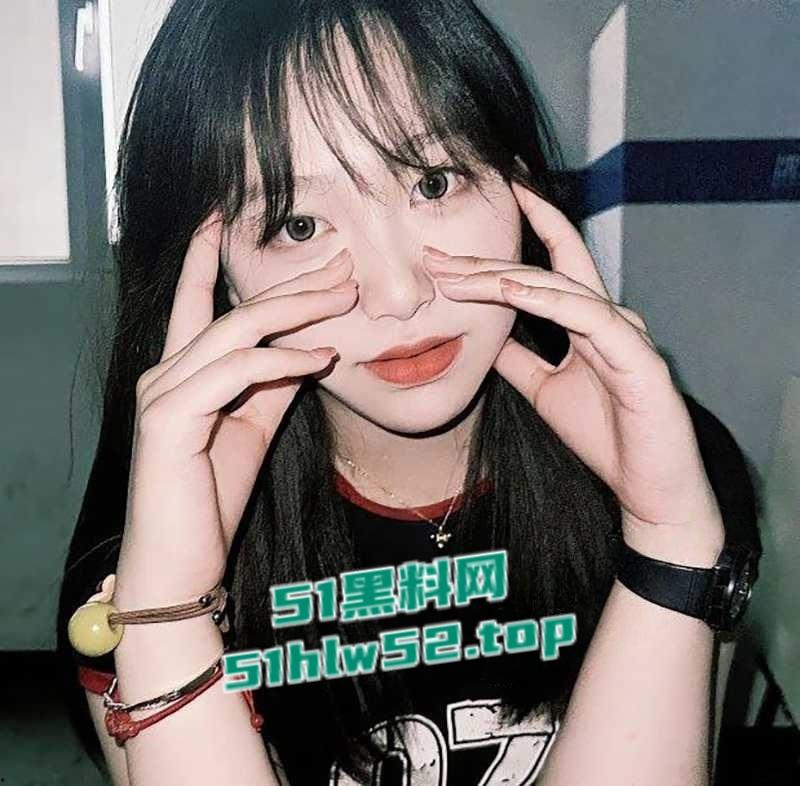 清华美院母狗【倪小轶】表面可爱学生妹,私下却是在推特当上了骚母狗,全裸真空军训户外露出约炮被曝光! 第3张 清华美院母狗【倪小轶】表面可爱学生妹,私下却是在推特当上了骚母狗,全裸真空军训户外露出约炮被曝光! 第3张