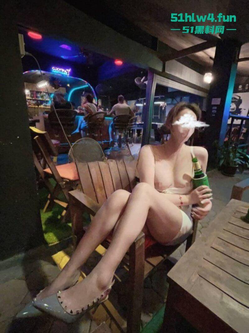 台湾嘉义情侣在台湾地铁袒胸露乳被处分,眼尖网友看出原来是网红【美杜莎】遭到瓜友们的热捧! 第6张 台湾嘉义情侣在台湾地铁袒胸露乳被处分,眼尖网友看出原来是网红【美杜莎】遭到瓜友们的热捧! 第6张